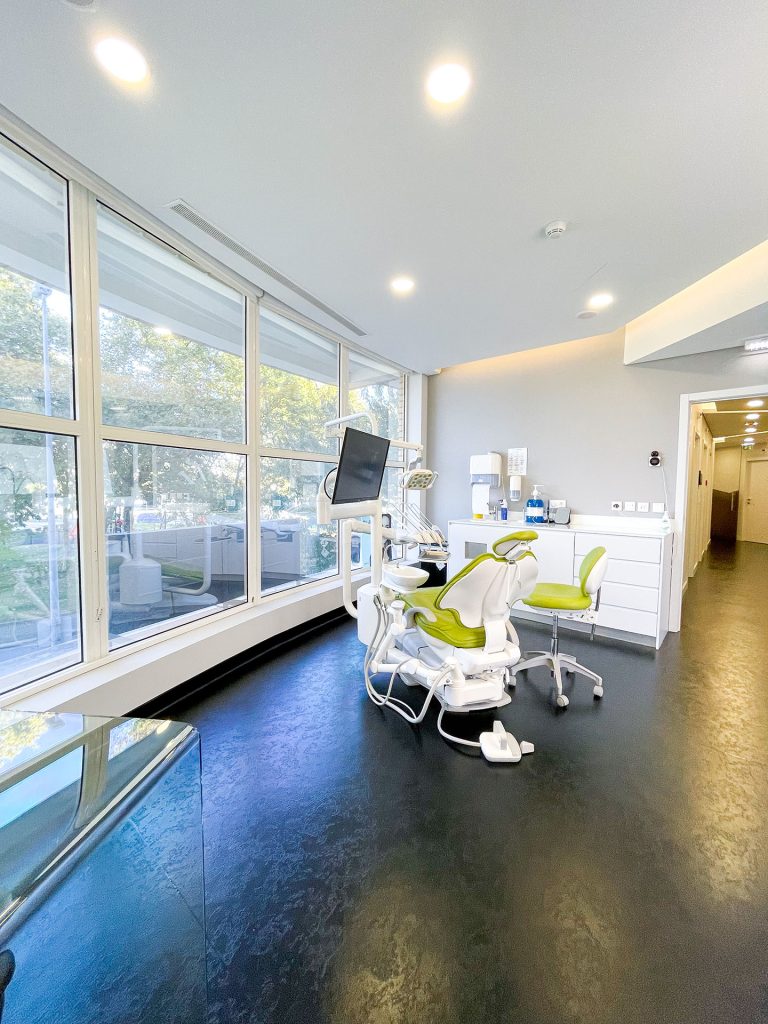 construção clinica dentaria em matosinhos - cadeira dentária