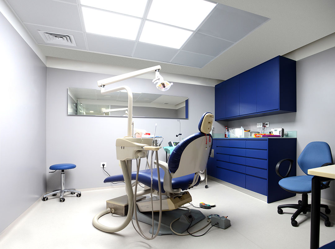 Remodelação de clínica dentária integrada no hospital de Paredes