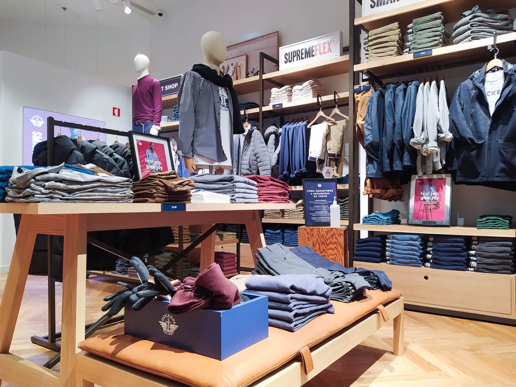 moveis expositores dockers