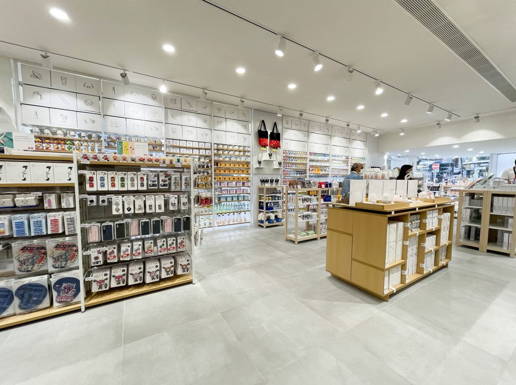 construção loja miniso porto