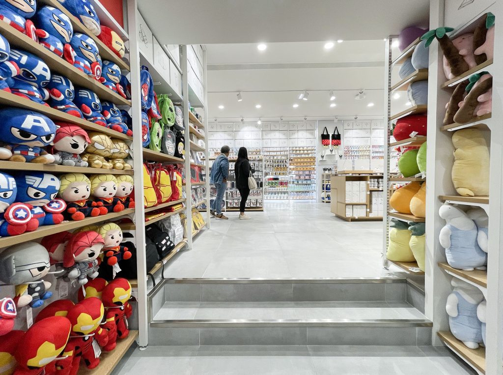 construção loja miniso porto